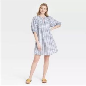 Balloon sleeve mini blue strip dress